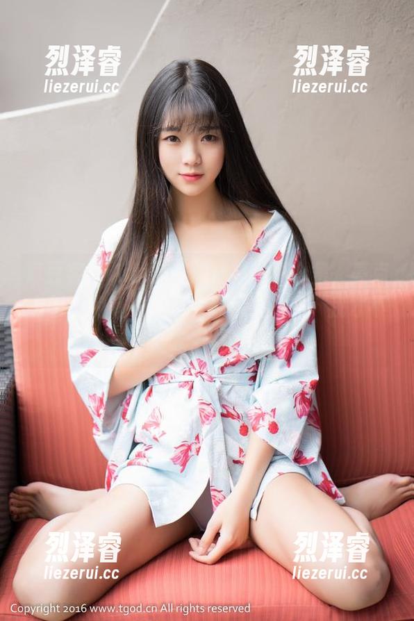 青豆客 - Ann尤美的丝袜写真合集，亮点在于她的每一张表情都像在说：“我才不是为了袜子而来的！”