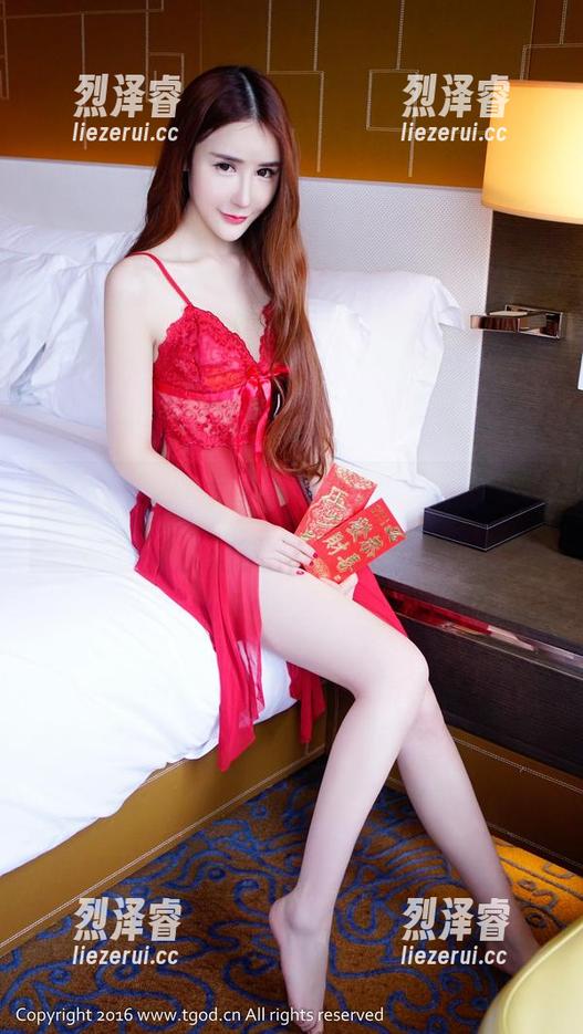 青豆客 - 谭晓彤的免费厨娘套图，甜蜜与盐分的完美平衡