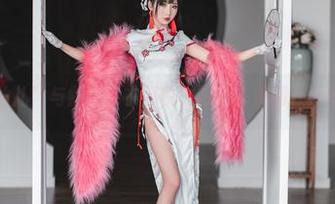 把“面饼仙儿”与露背毛衣都收入眼底，美图一瞬间成永恒！
