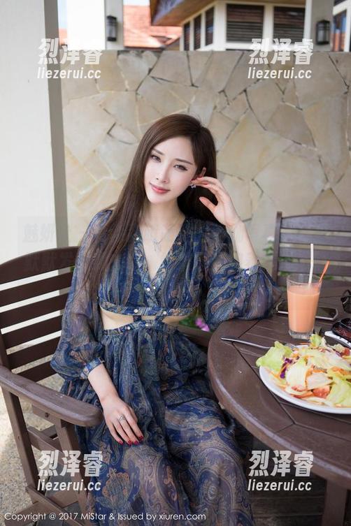 魅妍社 - 看淼淼萌萌哒的瑜伽写真，心里默默发誓要去练，结果还是抱着零食不动！