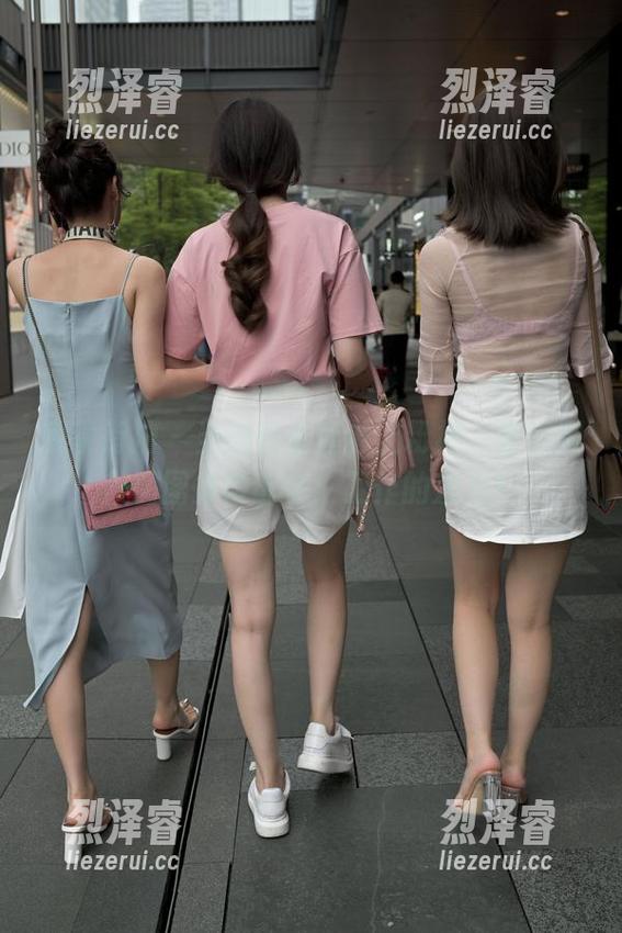 魔镜街拍 - 当销售主管遇上粉裙，婷婷用美图图集告诉你：工作的魅力！